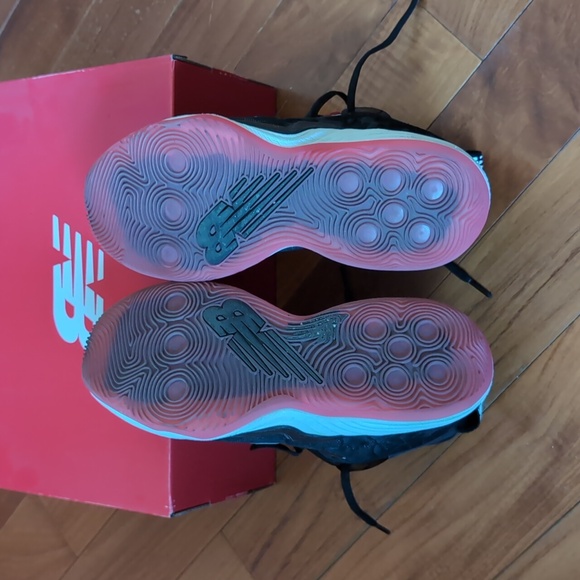 New Balance Two Way V3 Windy City Men's 8 D Basketball Shoes Sneakers BB2WYBK3 - Picture 8 of 8